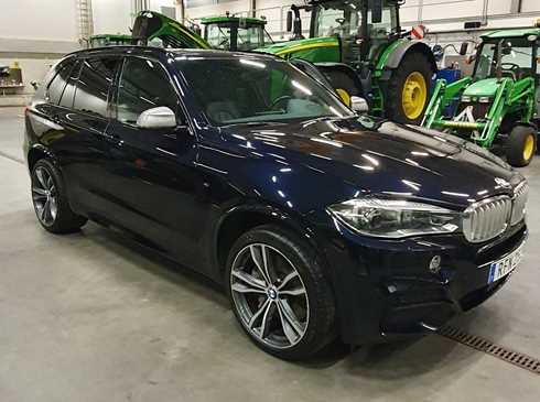 Svart metallic BMW X5 Xdrive M50D stulen i Billesholm öster om Helsingborg